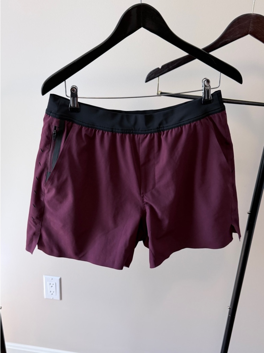 Ten Thousand Interval Shorts in maroon - Unbranded